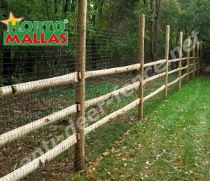 wall made with deer fence installed on garden